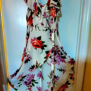 New beautiful white floral high low dress.. Large